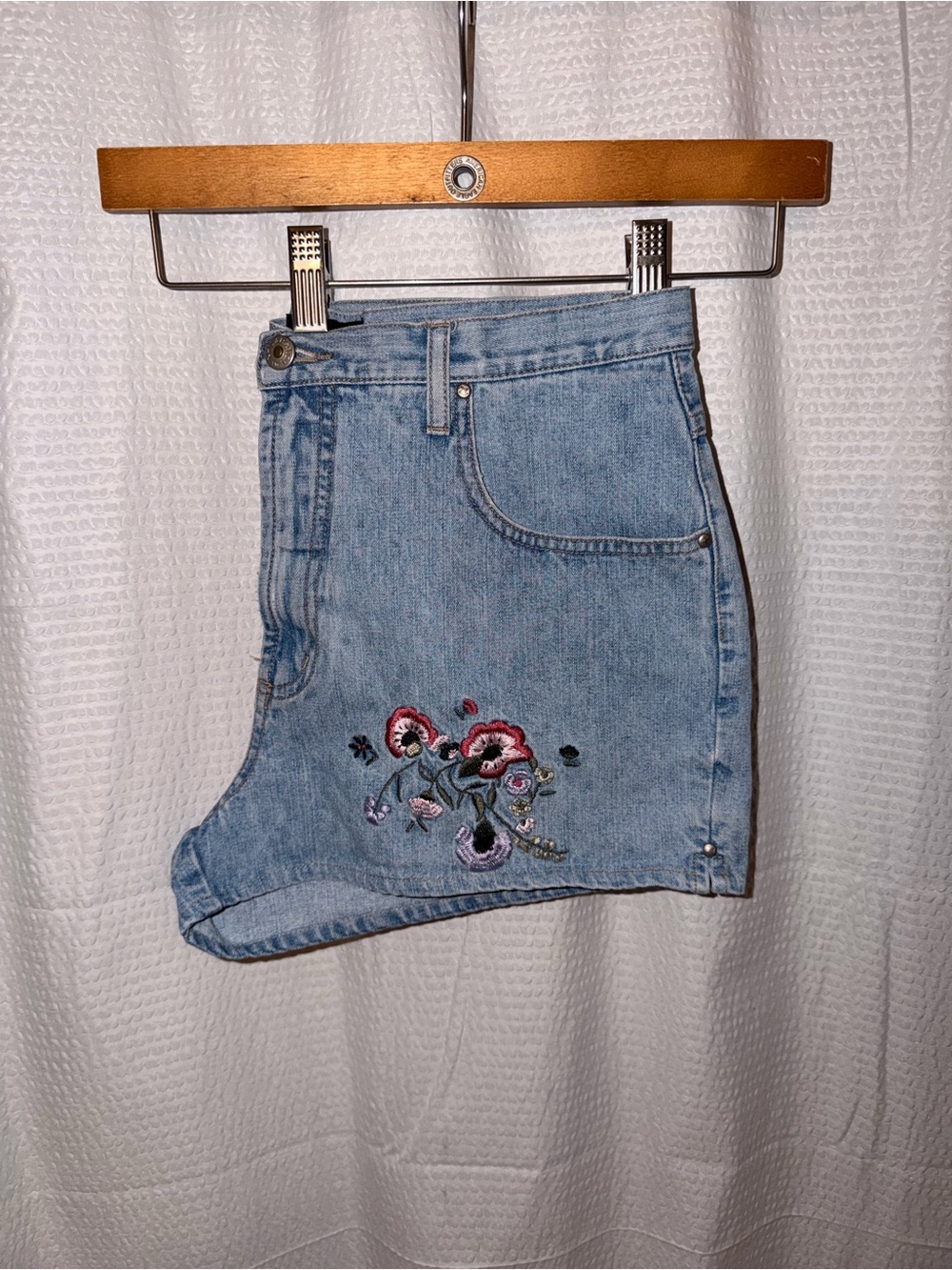 Vintage Y2K Embroidered Floral Denim Shorts